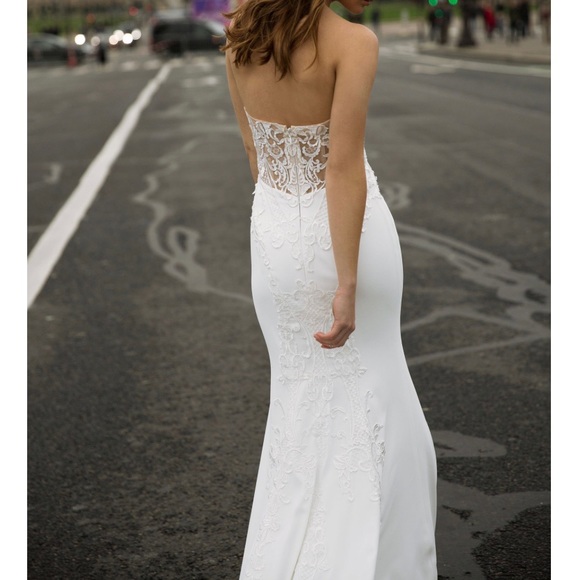 MUST GO! Open to offers - Madi Lane Freya Gown - Picture 3 of 11